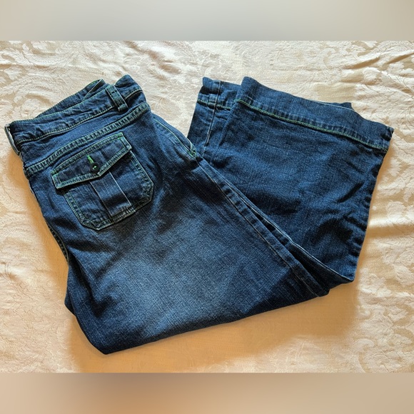 Women’s Lilly Pulitzer denim cropped jeans with green trim - Picture 1 of 5